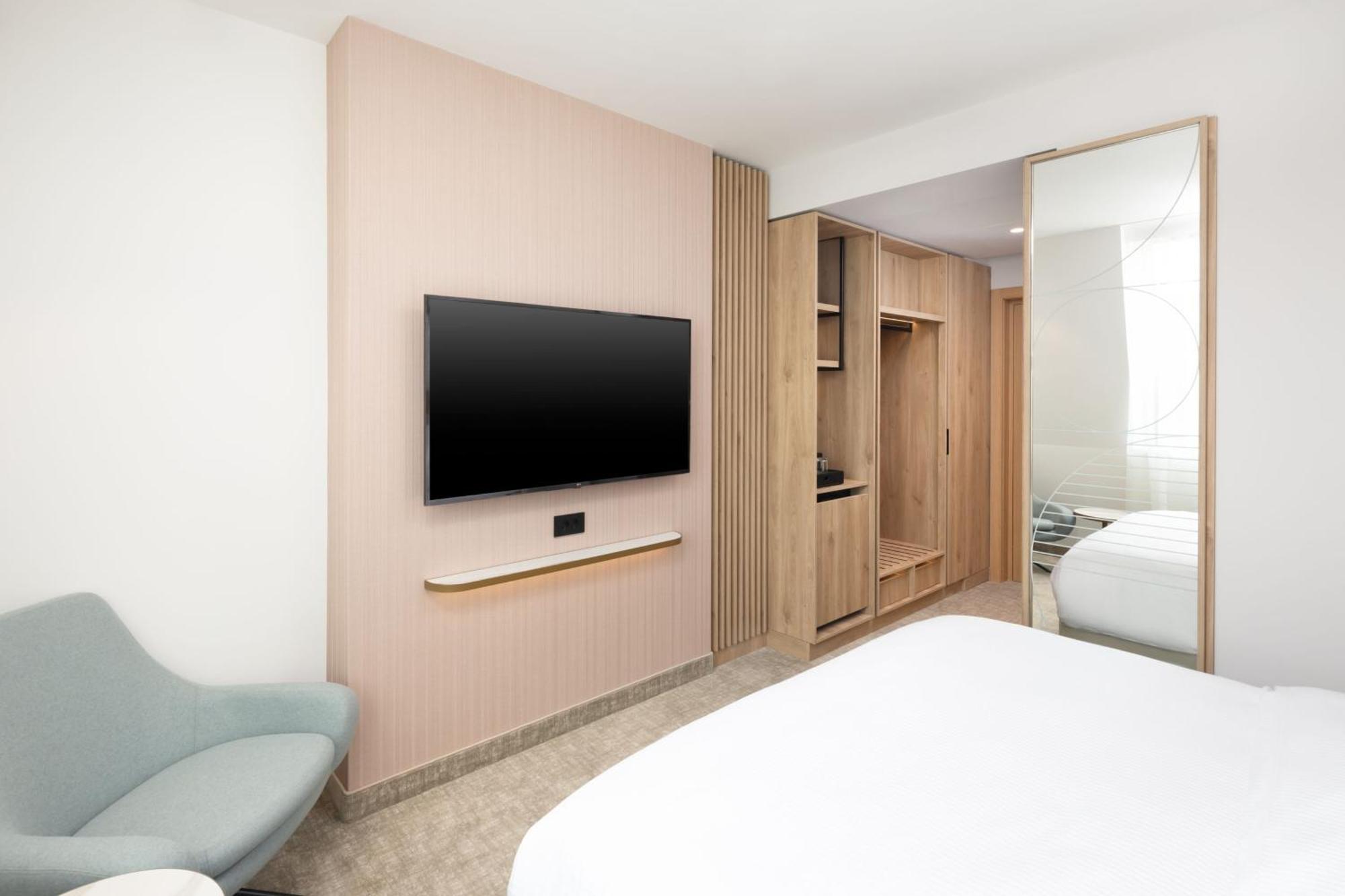 Courtyard By Marriott Cluj - Napoca Downtown 호텔 외부 사진