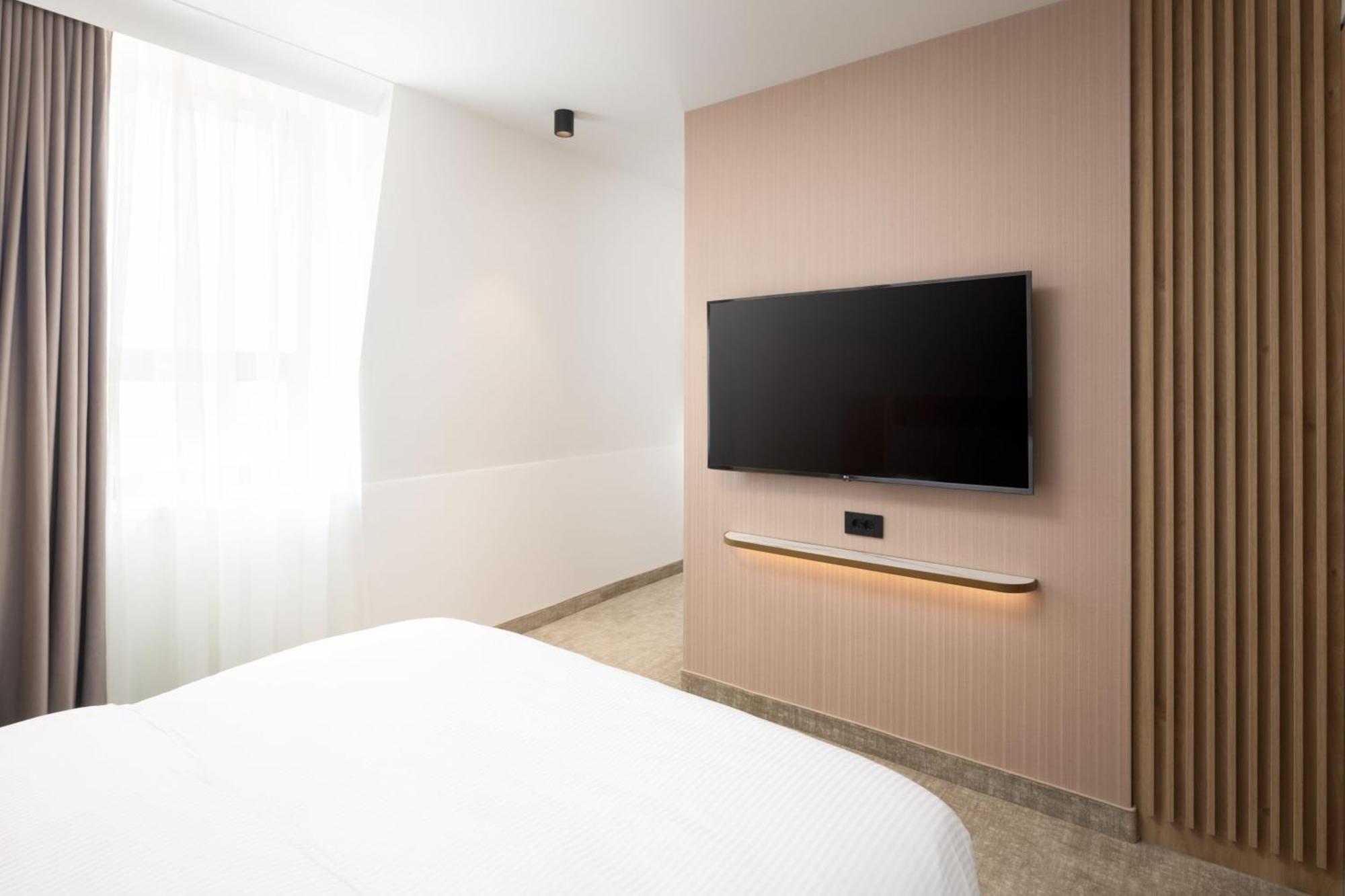 Courtyard By Marriott Cluj - Napoca Downtown 호텔 외부 사진