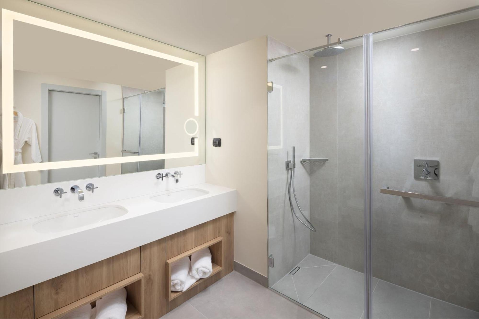 Courtyard By Marriott Cluj - Napoca Downtown 호텔 외부 사진