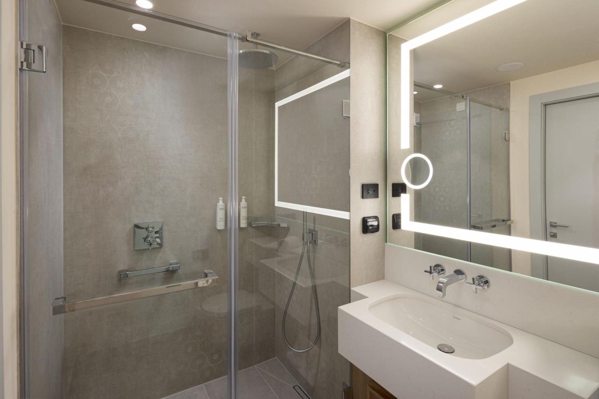 Courtyard By Marriott Cluj - Napoca Downtown 호텔 외부 사진