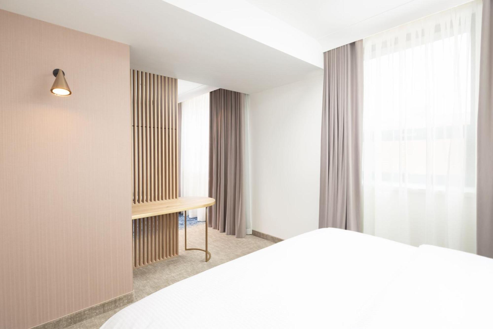 Courtyard By Marriott Cluj - Napoca Downtown 호텔 외부 사진